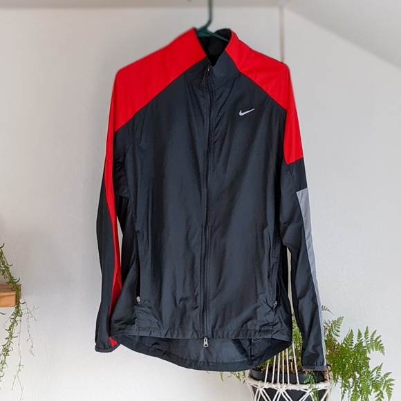 Nike Lightweight Jacket Windbreaker - Picture 2 of 8